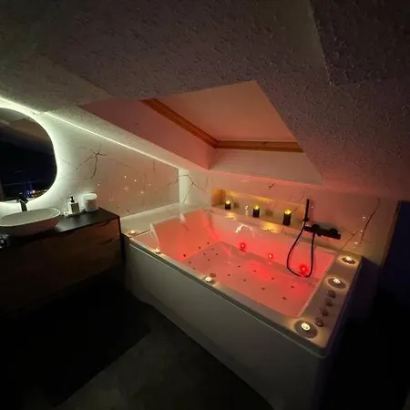 Duplex Avec Jacuzzi + Billard *