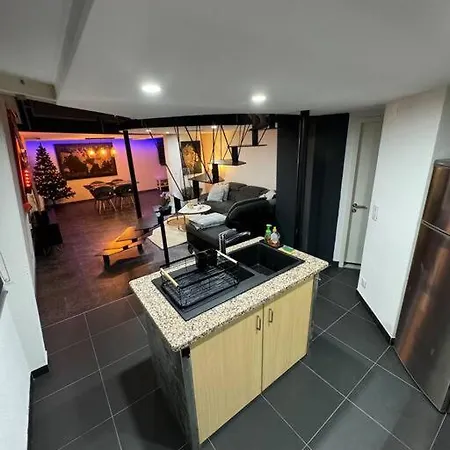 Appartement Duplex Avec Jacuzzi + Billard